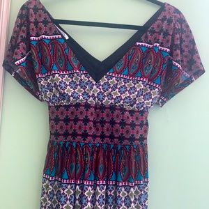 🌺2 for $23 🌺 Cute double v-neck multi-colored dress from coastal boutique